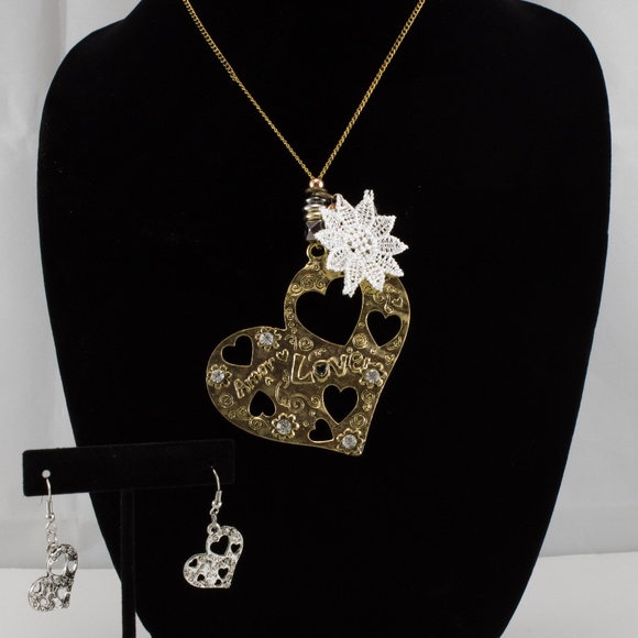 Golden Heart Necklace Set w/ Lace & Accent Stones - Picture 2 of 2